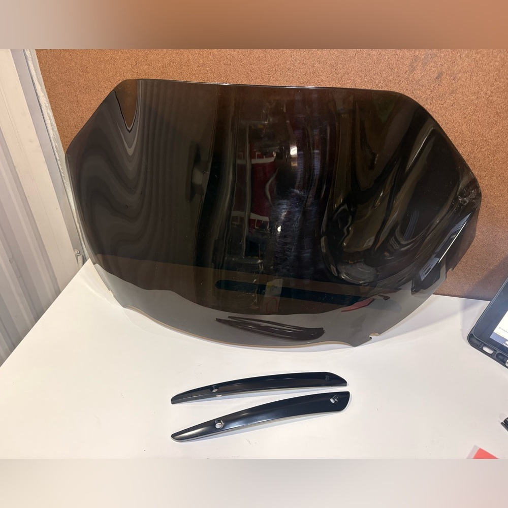 Motorcycle Windshield with Mounting Brackets - Picture 4 of 5